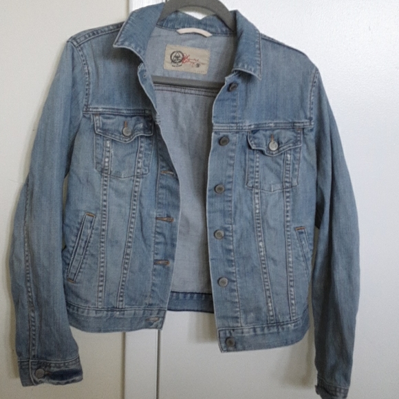 GAP Jackets & Blazers - Gap distressed/deconstructed jean jacket